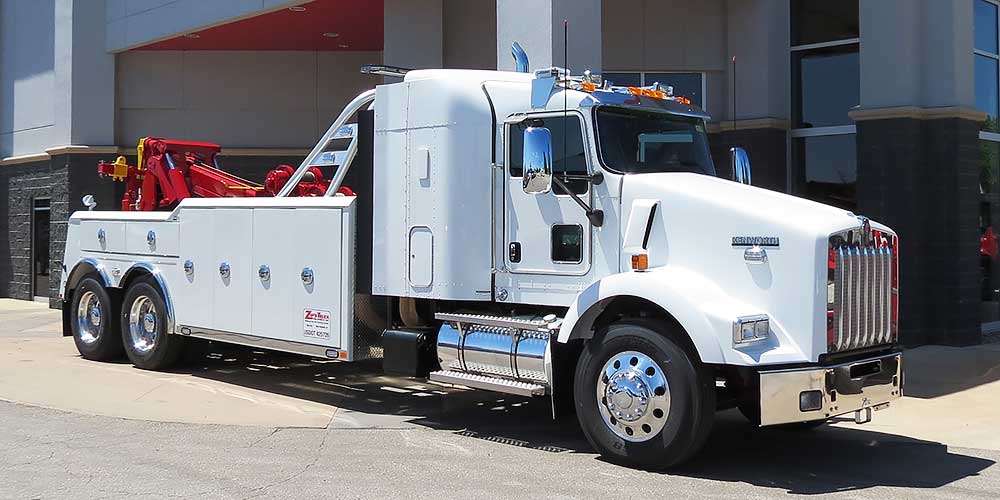 2016 Century 5130 Wrecker, Kenworth T800 w/ 38” Sleeper, #J13178