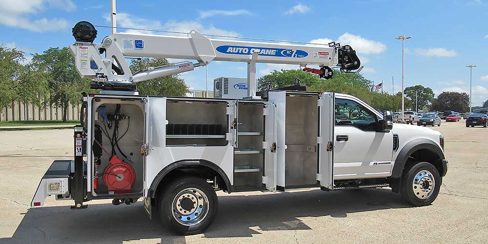 2019 Titan 38 Service Body with 2424 AutoCrane, Ford F-550, #J16365